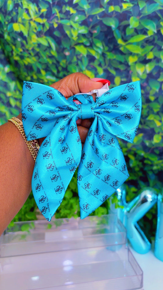 Tiff blue bow tie with adjustable strap