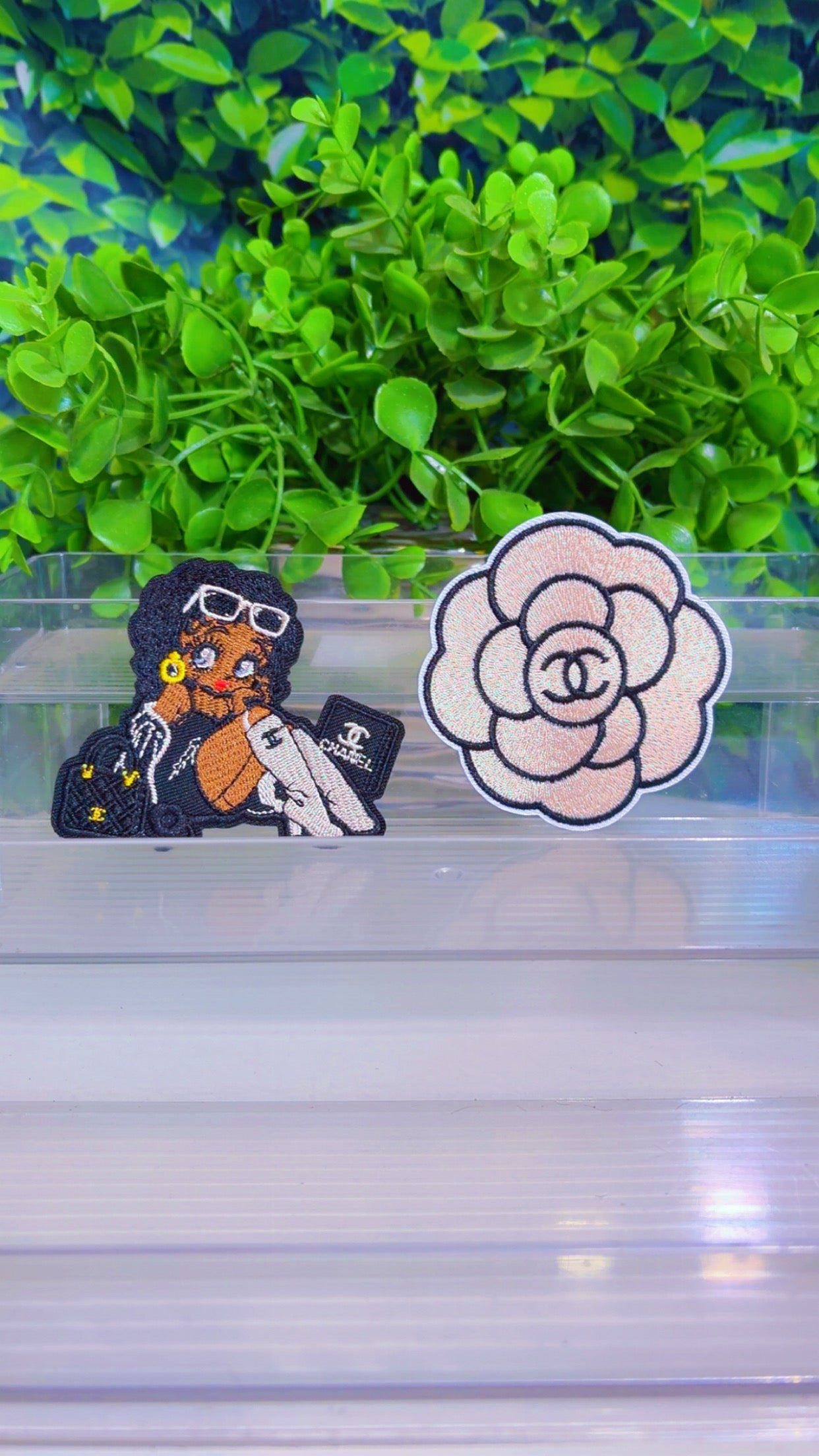 Flower Betty iron on patch set