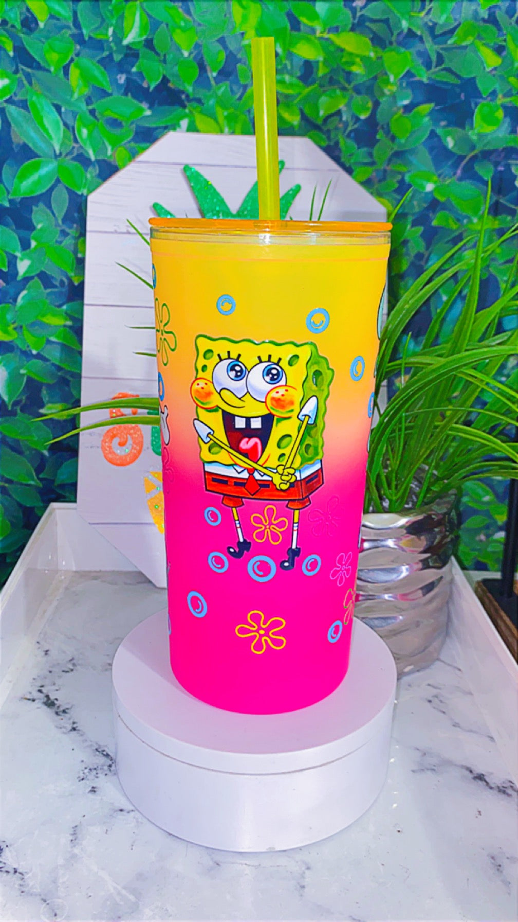 Bikini bottom tumbler with straw