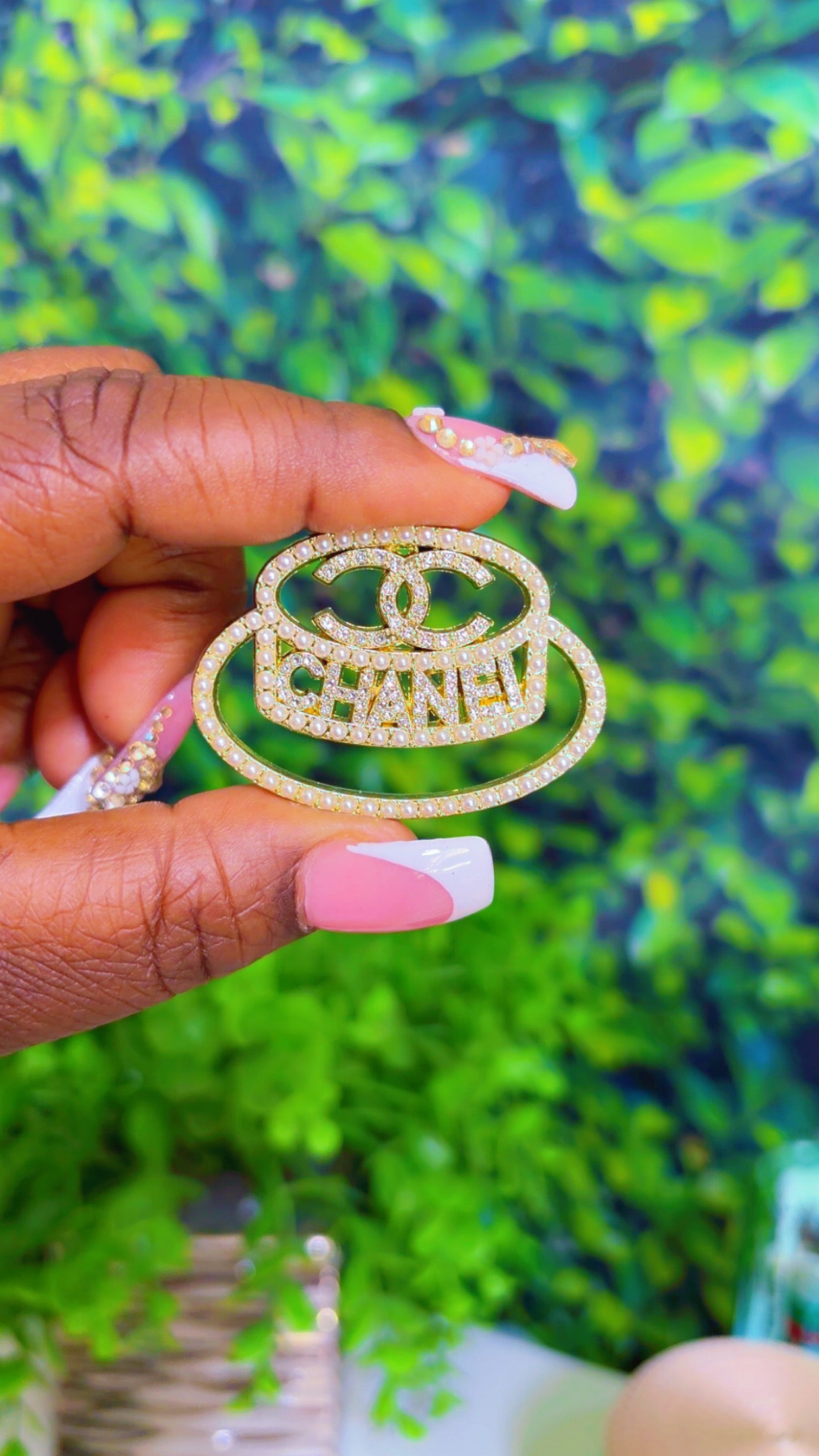 Gold hat shaped charm with pearls