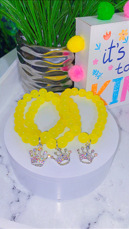 Yellow crown charm bracelet (1)