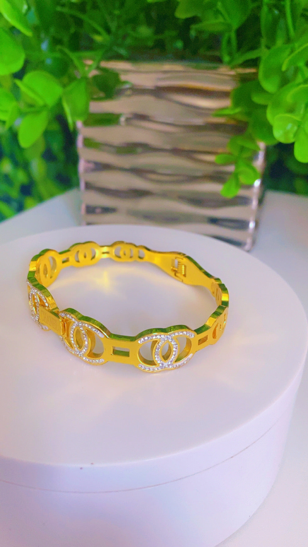 Gold (stainless steel 7 1/2 inch) bangle