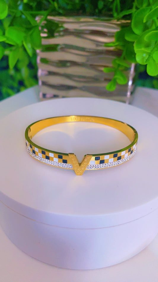 Gold (Stainless steel 7 1/2 inch bangle)