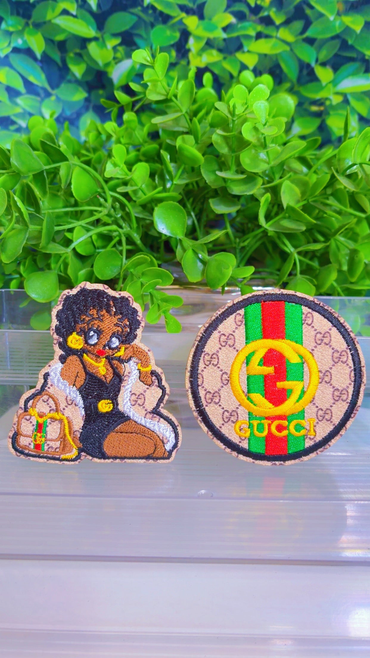 Relaxing Betty iron on patch set