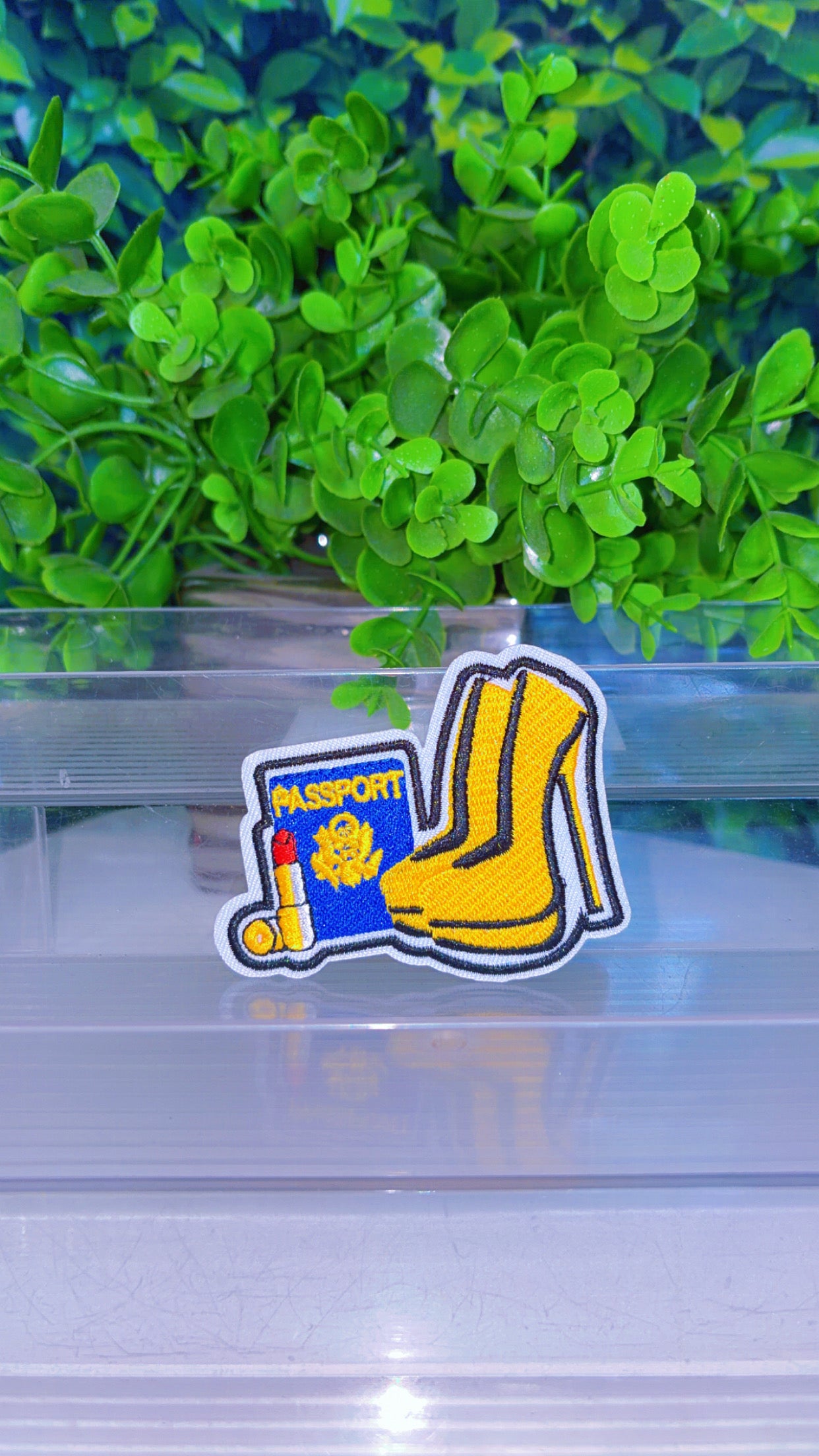 Passport/heels iron on patch